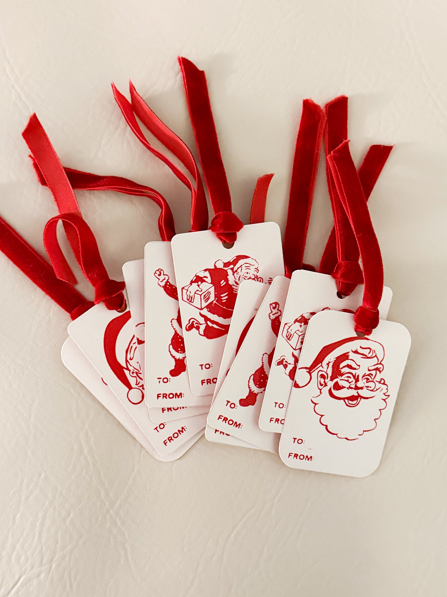 Santa's Comin' to Town Gift Tags